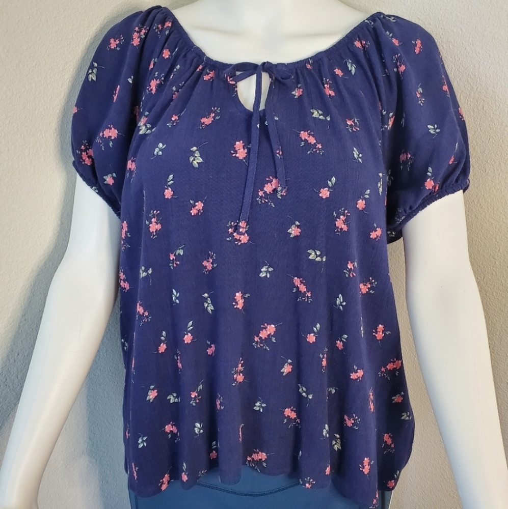NWOpT Mudd Floral Keyhole Peasant Top